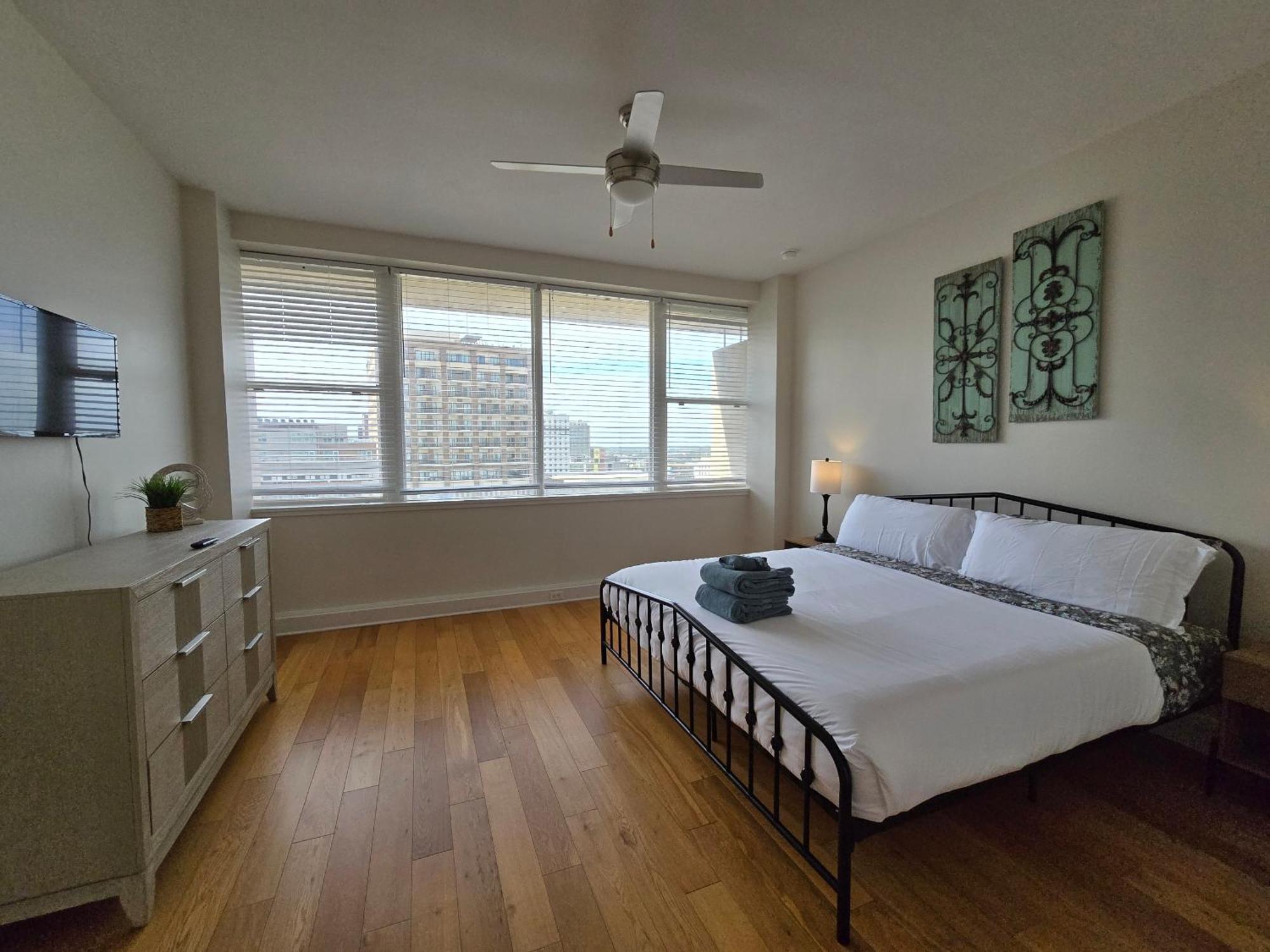 Amazing Condos Beautiful View 2 Blocks To French Quarter, Small Rooftop Pool, Gym, Seanger Theater, Super Dome, And Bourbon St New Orleans Zimmer foto