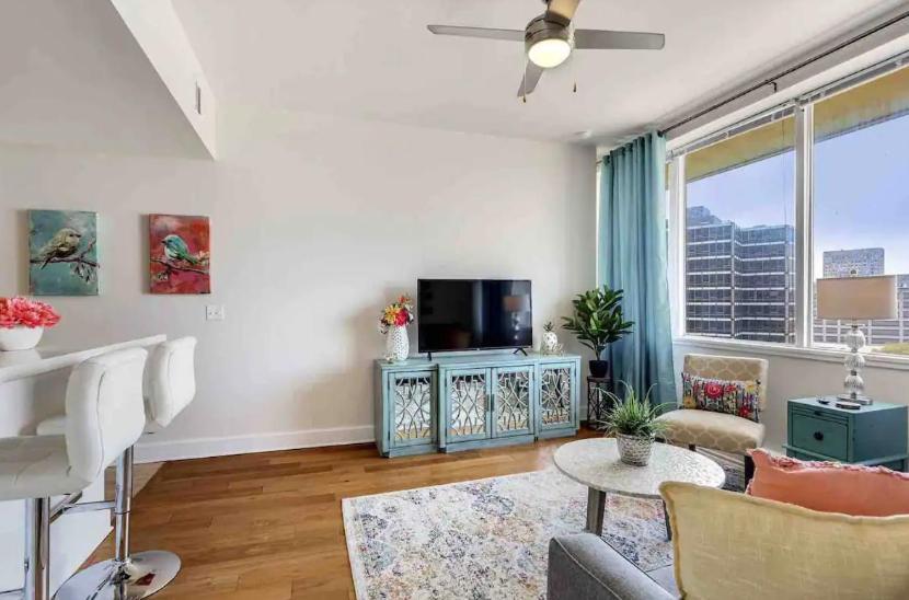 Amazing Condos Beautiful View 2 Blocks To French Quarter, Small Rooftop Pool, Gym, Seanger Theater, Super Dome, And Bourbon St New Orleans Zimmer foto