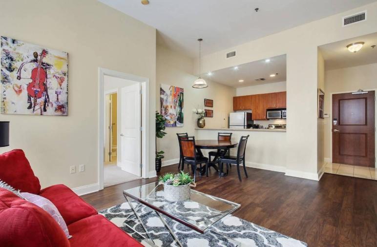 Amazing Condos Beautiful View 2 Blocks To French Quarter, Small Rooftop Pool, Gym, Seanger Theater, Super Dome, And Bourbon St New Orleans Exterior foto