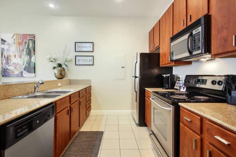 Amazing Condos Beautiful View 2 Blocks To French Quarter, Small Rooftop Pool, Gym, Seanger Theater, Super Dome, And Bourbon St New Orleans Exterior foto