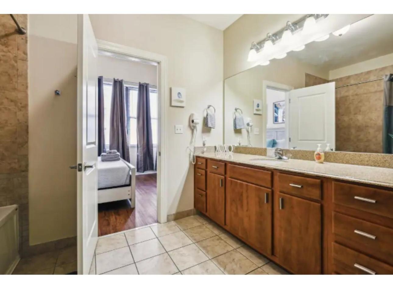 Amazing Condos Beautiful View 2 Blocks To French Quarter, Small Rooftop Pool, Gym, Seanger Theater, Super Dome, And Bourbon St New Orleans Zimmer foto