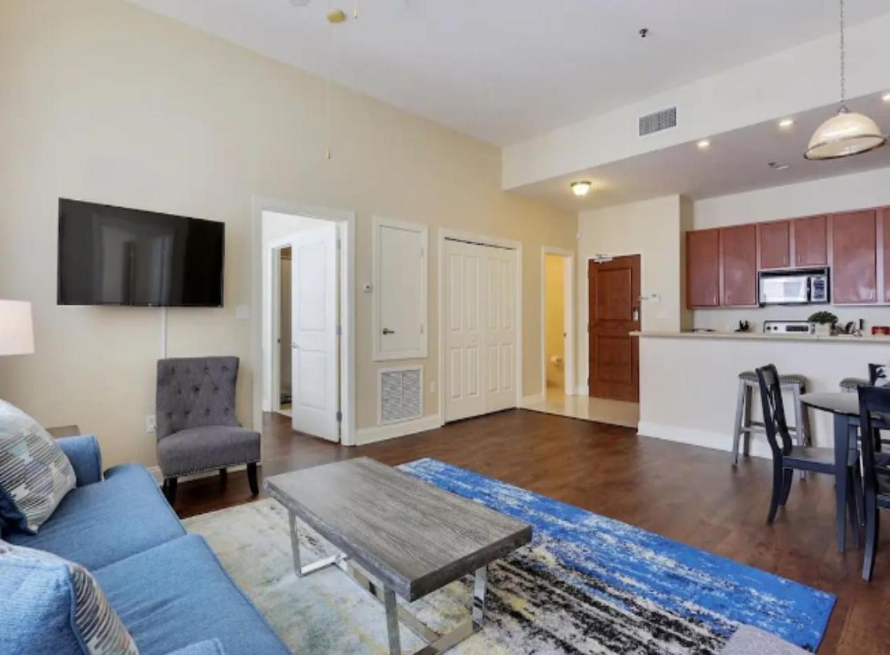 Amazing Condos Beautiful View 2 Blocks To French Quarter, Small Rooftop Pool, Gym, Seanger Theater, Super Dome, And Bourbon St New Orleans Exterior foto